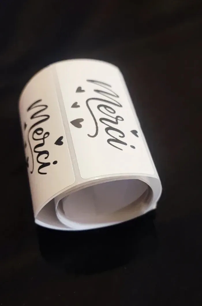 Lot 25 étiquettes autocollantes “Merci” 60x30 mm - photo numéro 3