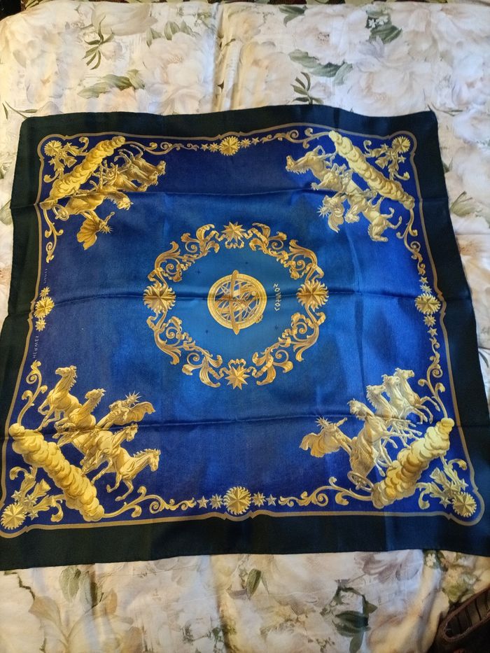 Foulard Hermes 90×90 Carrée vu - photo numéro 6