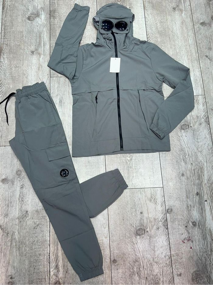 Ensemble stone island - photo numéro 2