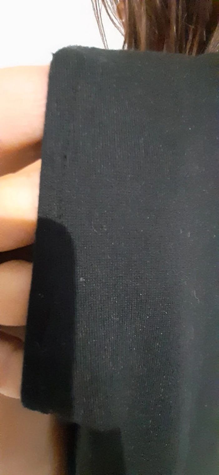 Petite robe noire tissu sweat léger mais épais - photo numéro 4