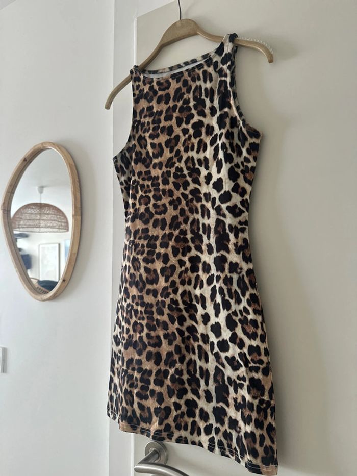 🌟 Robe moulante imprimé léopard – Taille S 🌟