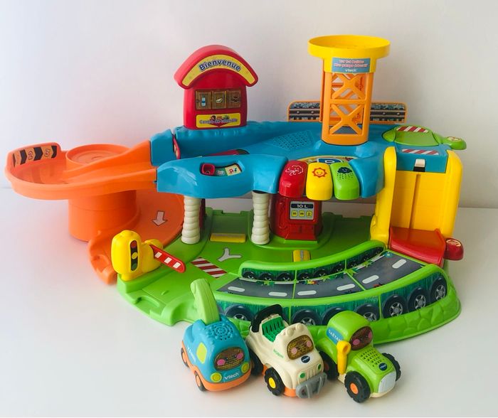 Garage interactif Tut Tut Bolides avec 3 véhicules interactifs Vtech - photo numéro 2