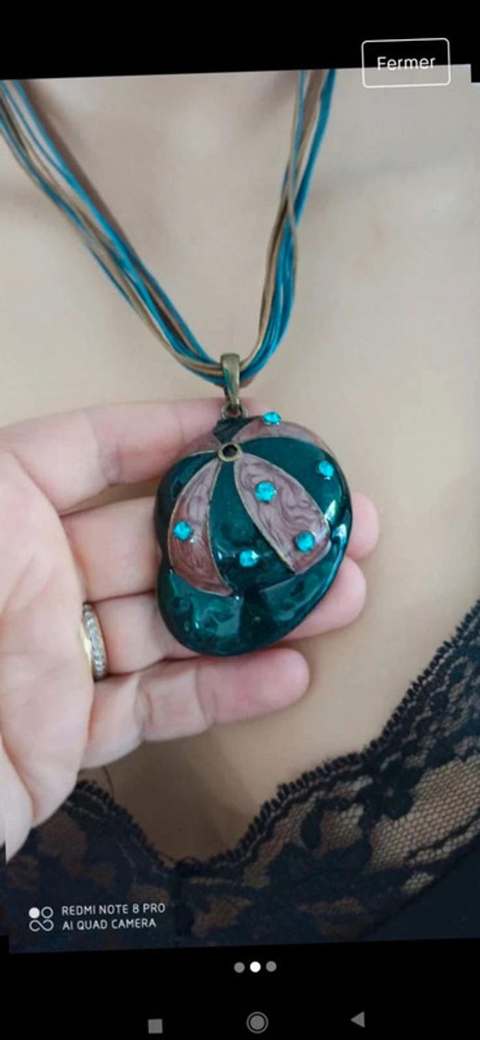 Collier casquette verte marron - photo numéro 2