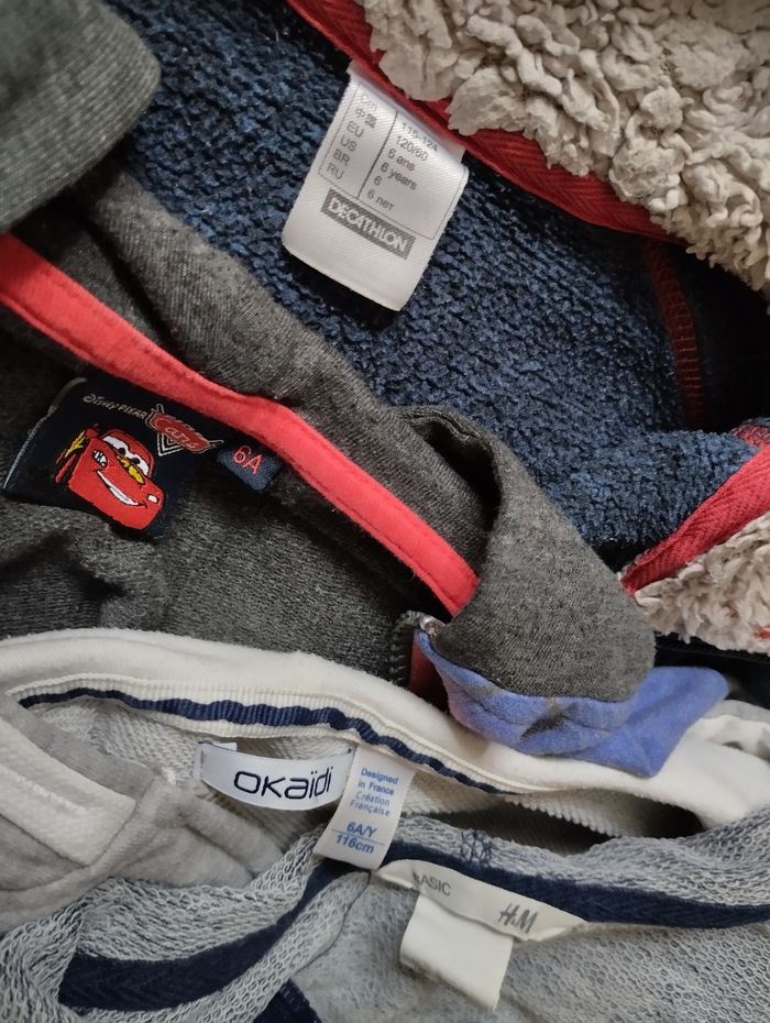 Lot de 4 vestes zippées taille 6ans - photo numéro 8