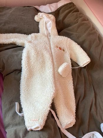 Combinaison +gans taille 9m