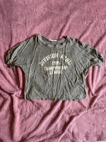 T-shirt court