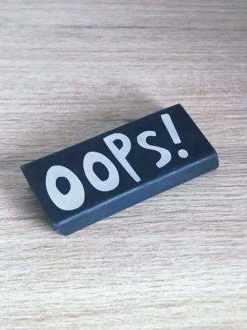Gomme géante  < OOPS ! >  noir gris XXL