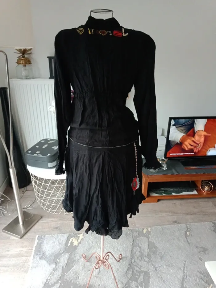 Robe noir et motifs dezigual - photo numéro 6