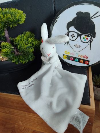 doudou et compagnie lapin mouchoir hôpital privé d'Antony blanc gris orange