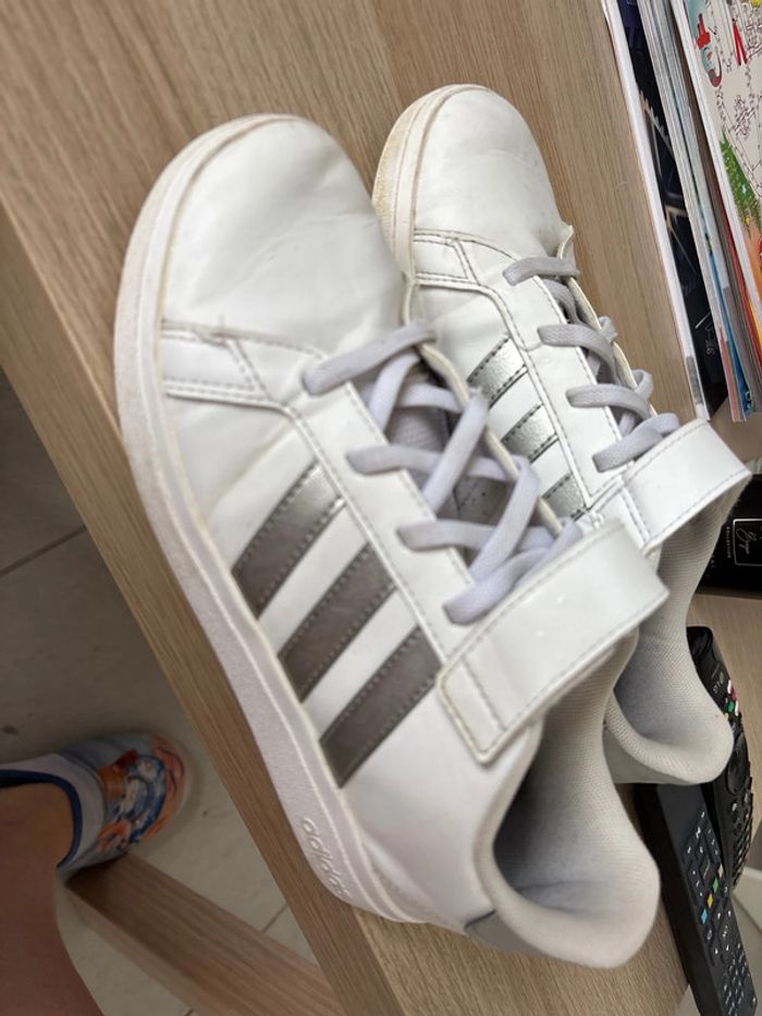 Baskets Adidas, enfants, taille 35 1/2 - photo numéro 4