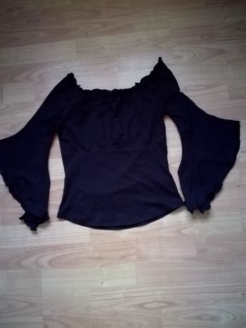 Top noir Manches longues évasées Taille 2