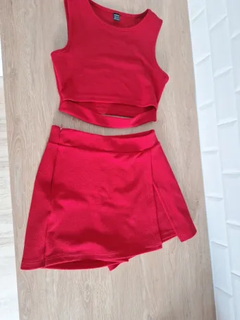 Ensemble rouge bordeaux