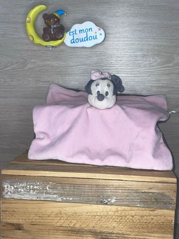DY305 doudou Minnie Disney