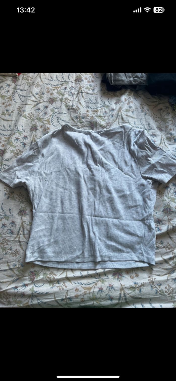 Top court gris - photo numéro 2