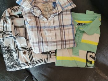 Lot 2 chemisettes et 1 polo 6 ans