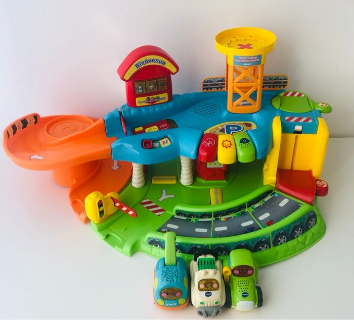 Garage interactif Tut Tut Bolides avec 3 véhicules interactifs Vtech