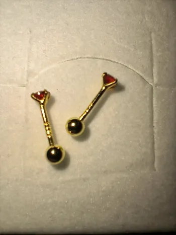 Boucles d'oreilles (puces) rouge et doré