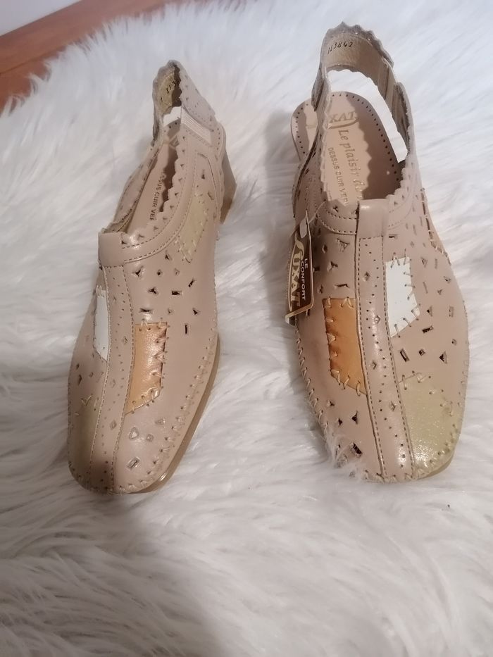 Chaussures cuir à talon 39 luxat neuve