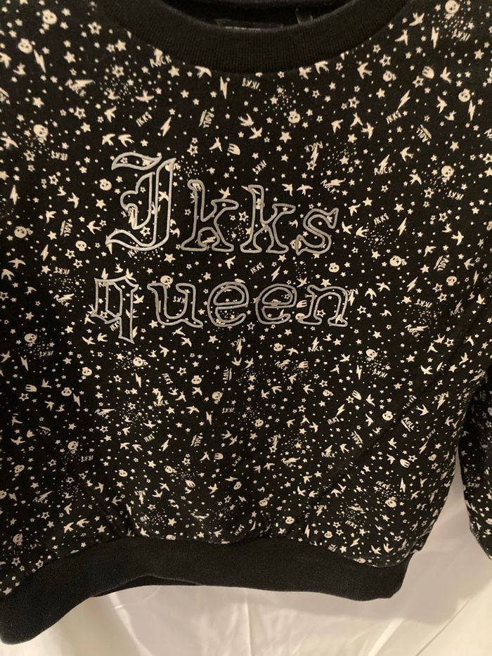 Sweat IKKS 5 ans – noir étoiles – très bon état - photo numéro 4