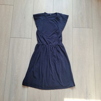Robe bleu marine. Fille 8 ans. Marque Kiabi