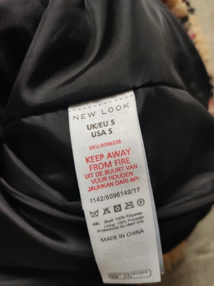 Bomber manches longues sherpa bouclette à carreaux noir beige rouge blanc taille S New Look - photo numéro 9