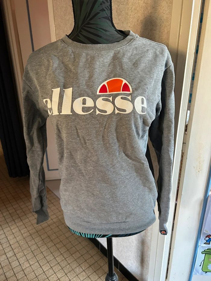 Pull gris ellesse