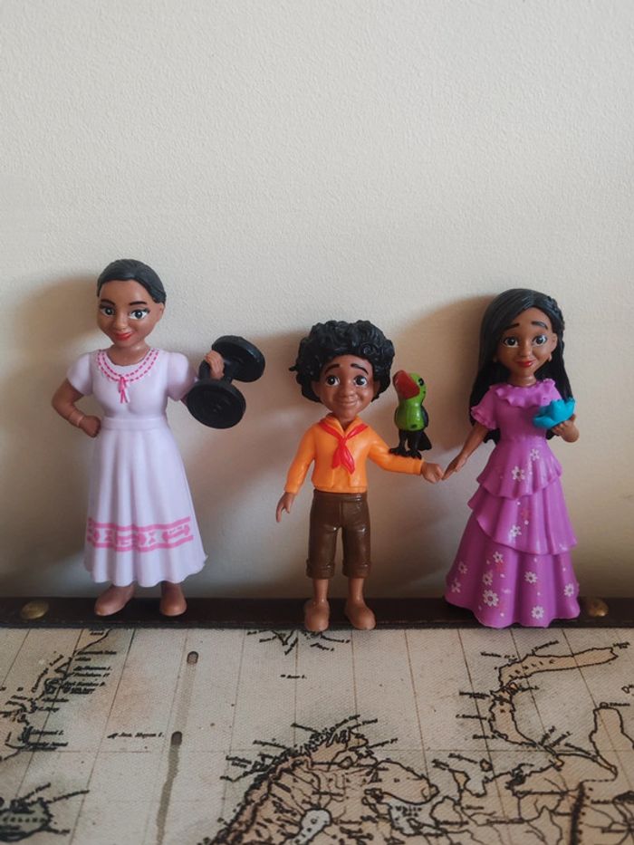 Lot 3 Figurines Encanto - Disney