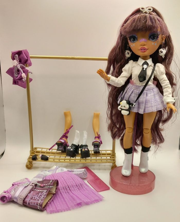 Poupée rainbow high Lila Yamamoto