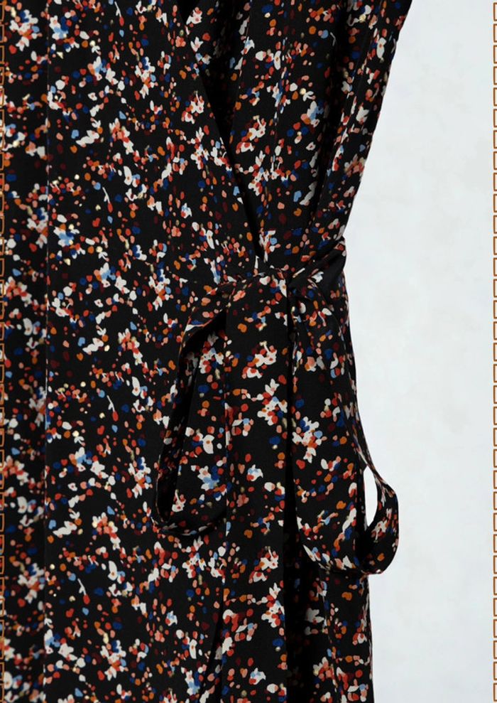 Robe fleurie portefeuille Sézane Taille 38 - photo numéro 4