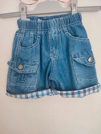 Short jean taille 4 ans