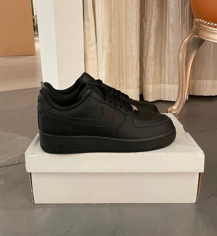 Nike Air Force 1 Low '07 Noir  Taille 45 - photo numéro 2