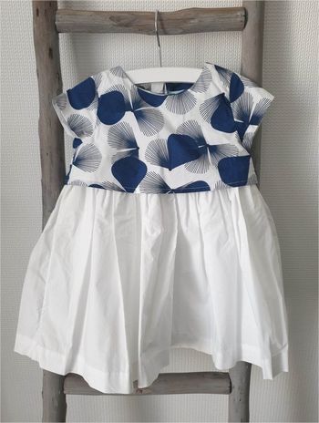 Robe blanche cérémonie à haut imprimé bleu - T18M - Obaïbi