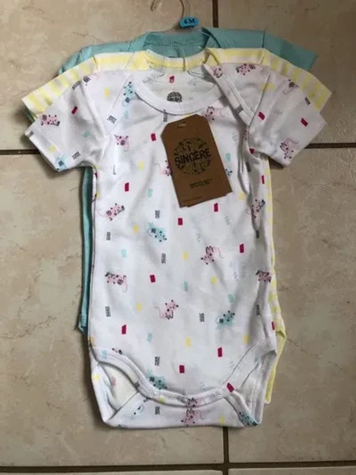 Lot de 3 Bodies manches courtes Sincere coton bio taille 6 mois neufs ds emballage
