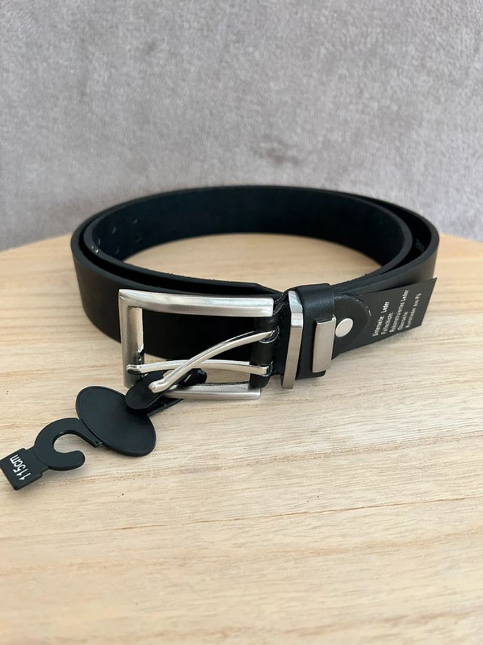 Ceinture en cuir noir taille 115 cm