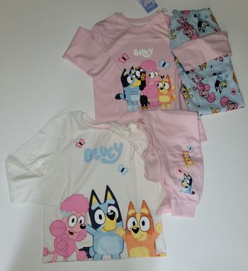 Pyjama bluey 5 ans  neuf
