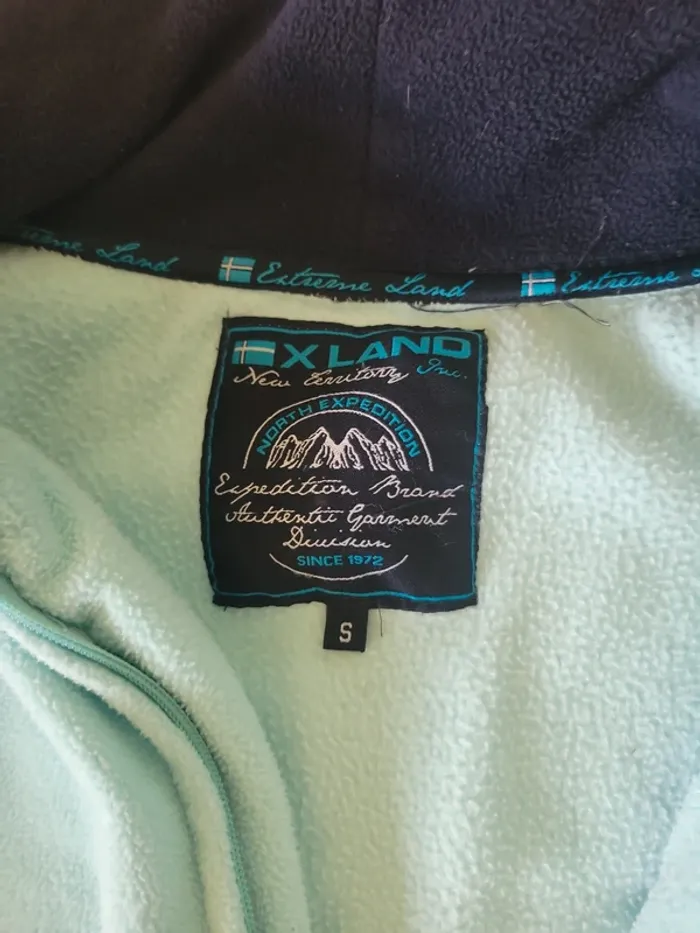 Jolie veste polaire taille S - photo numéro 3