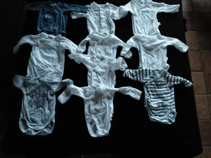 Lot de 10 Bodies Garçon Naissance