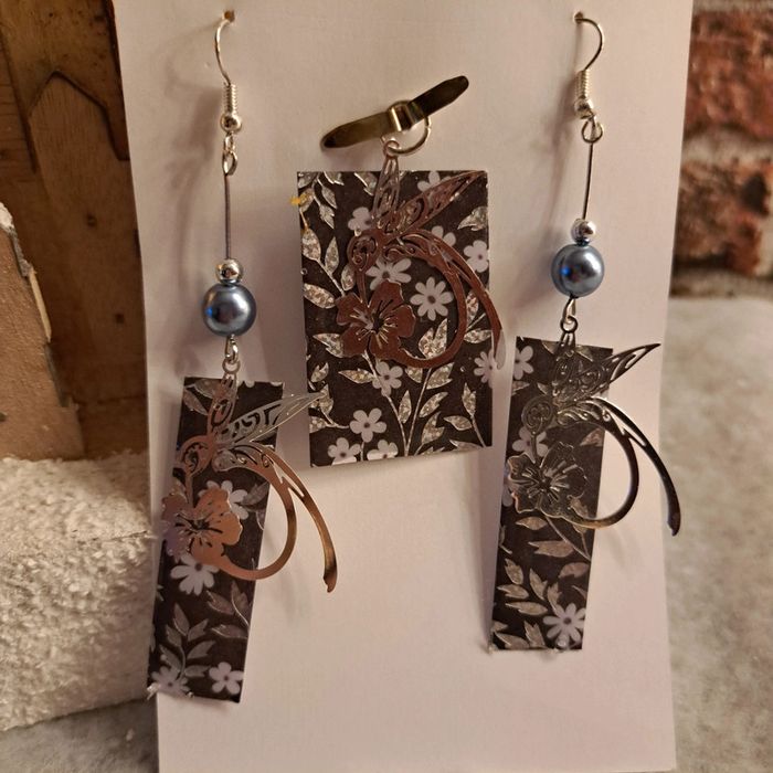 Boucles d'oreilles pendante avec pendentif assortie noir et grise - photo numéro 5