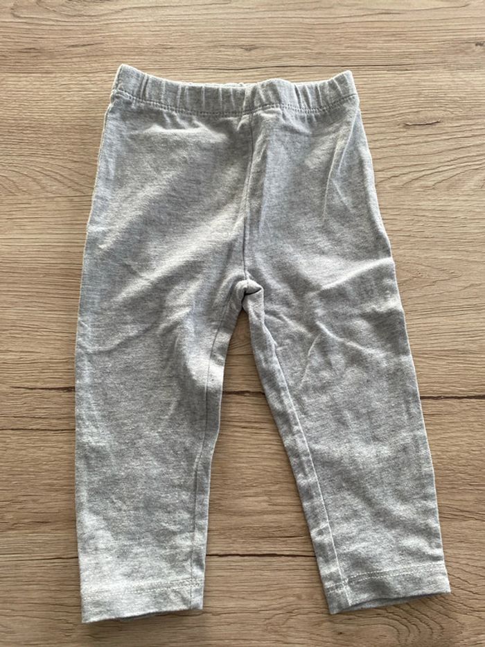 Lot 6 mois garçon 15 pièces (pyjamas/pantalons/pulls) - photo numéro 11