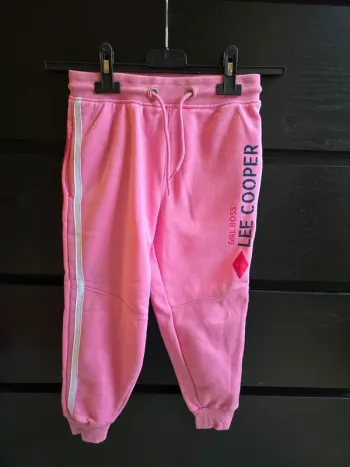 jogging rose Lee Cooper