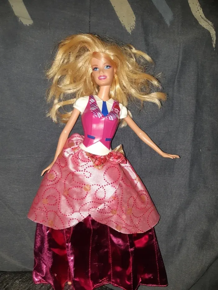 Poupée barbie - photo numéro 3