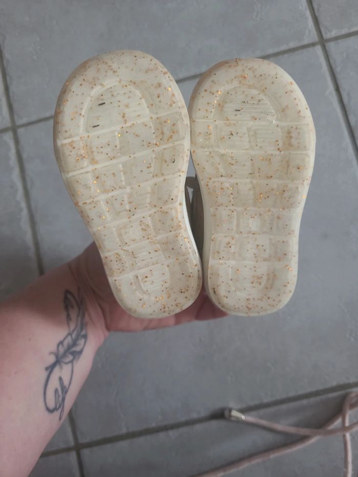 Bottines chaudes beige et dorées à scratch - photo numéro 5