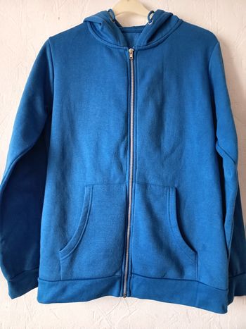 Veste de survêtement.