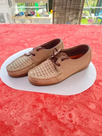 Très belle paire de chaussure cuir de qualité 41