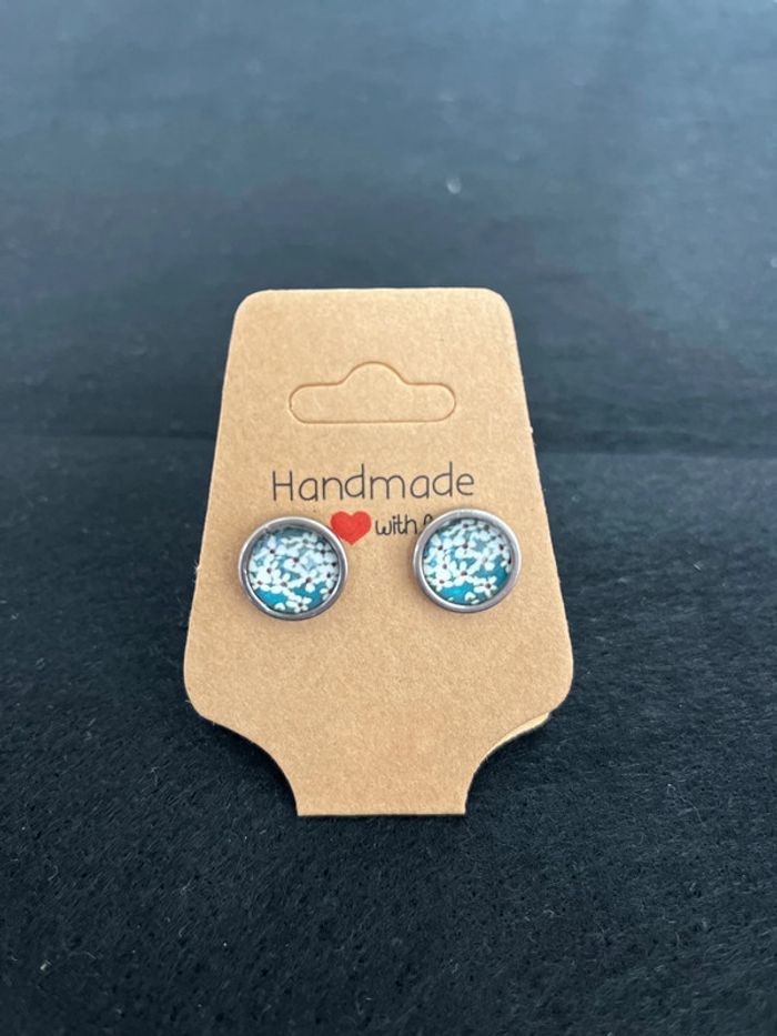 Boucles d’oreilles puces neuves