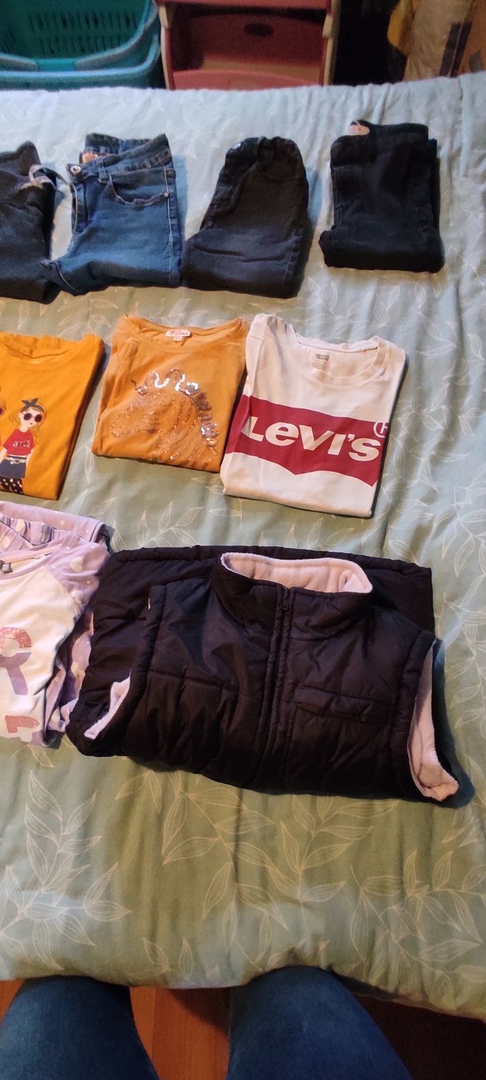 Lot de vêtements fille 10 ans - photo numéro 2