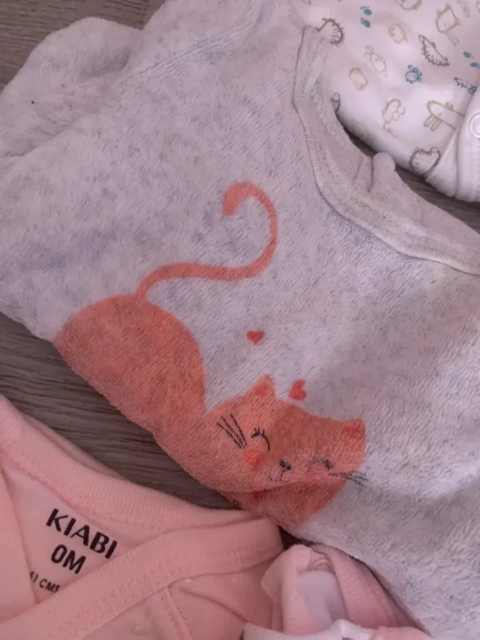 Lot de vêtements naissance bébé 0 mois - photo numéro 5