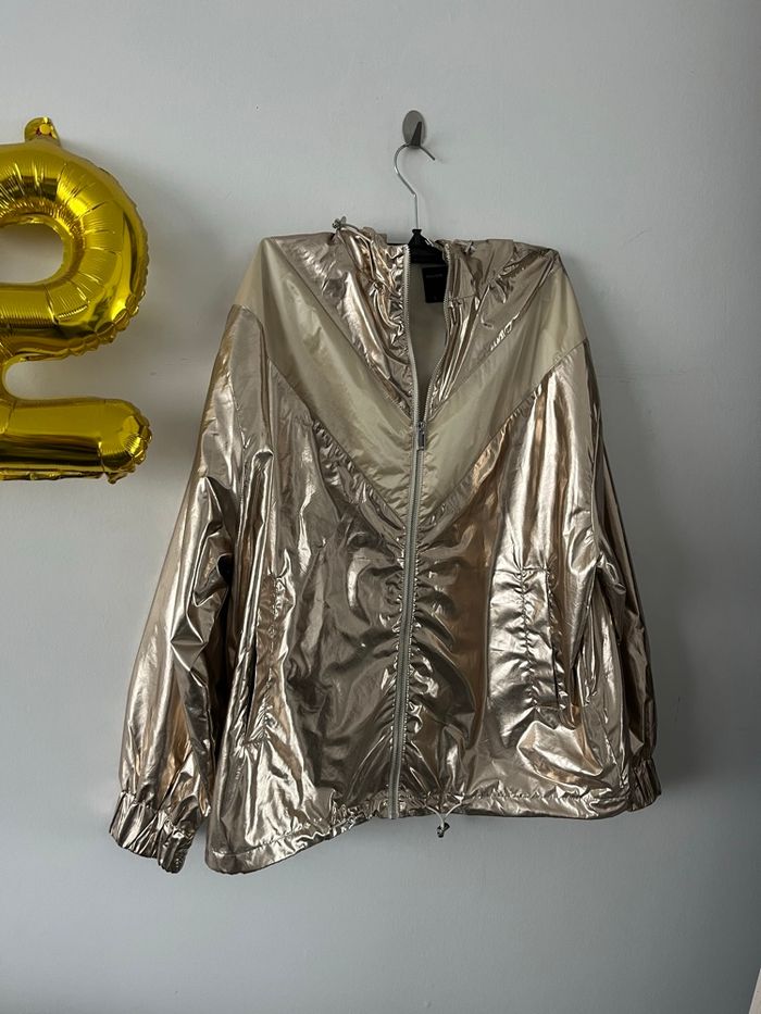 Veste coup de vent doré tendance - photo numéro 2