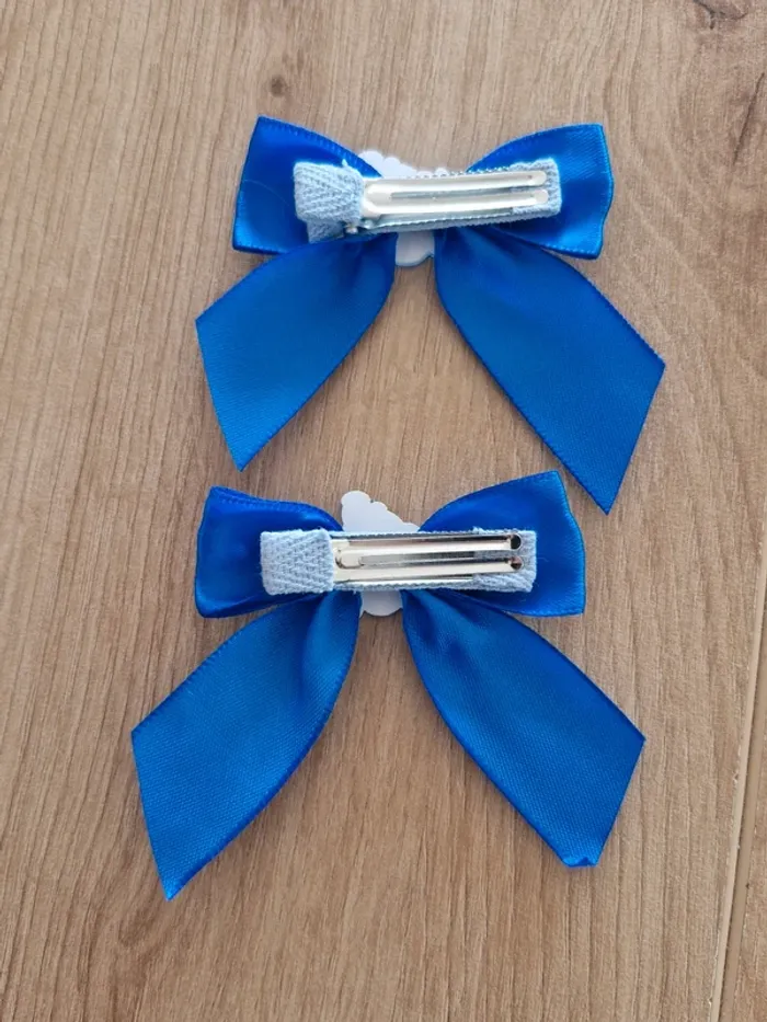 Lot 2 barrettes bleu – personnage Stitch Neuve - photo numéro 2
