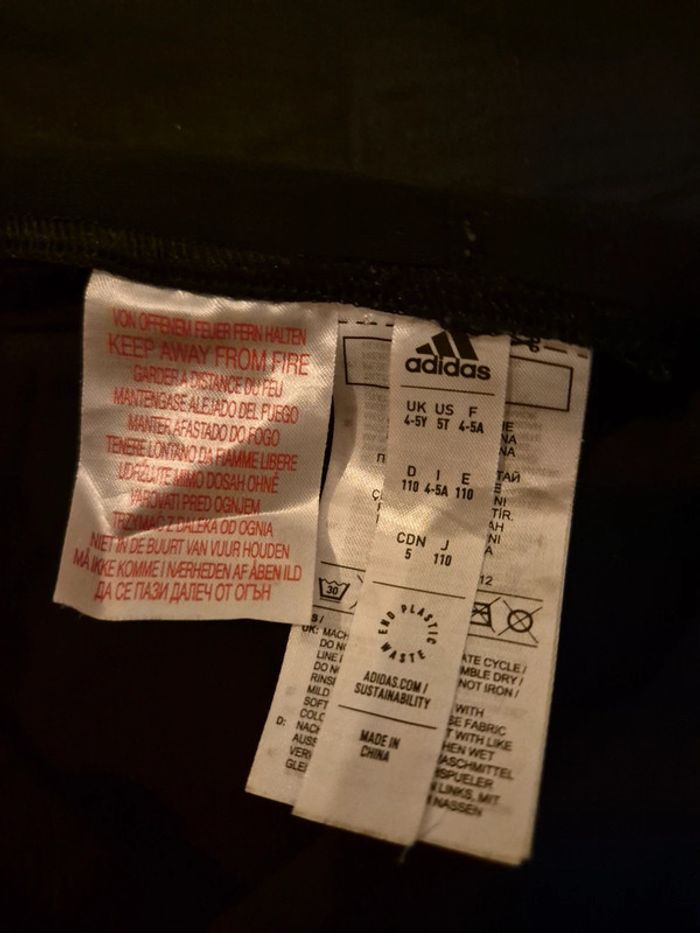 Maillot de bain neuf Adidas 4/5ans - photo numéro 2